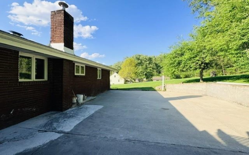 2434 Racetrack Rd, New Stanton, 15672, 3 Bedroom Bedrooms, 7 Room Rooms,1 BathroomBathrooms,Residential,For Sale,Racetrack Rd,1758642