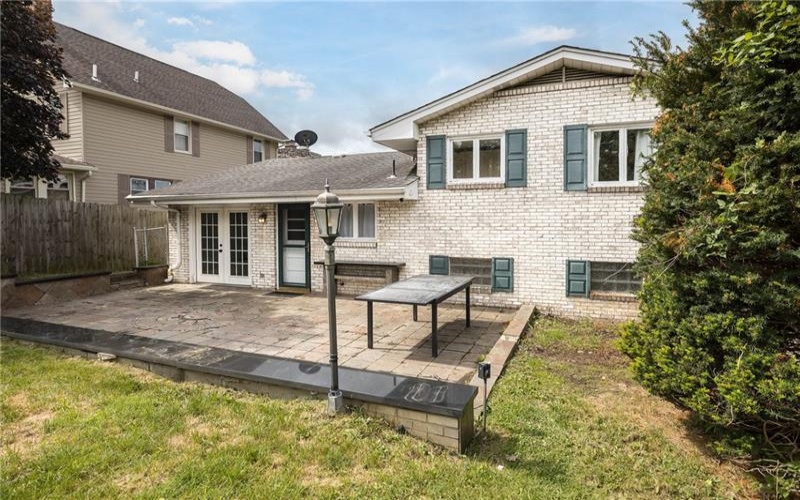 810 Summerlea Ave, Washington, 15301, 3 Bedroom Bedrooms, 9 Room Rooms,3 BathroomBathrooms,Residential,For Sale,Summerlea Ave,1760236
