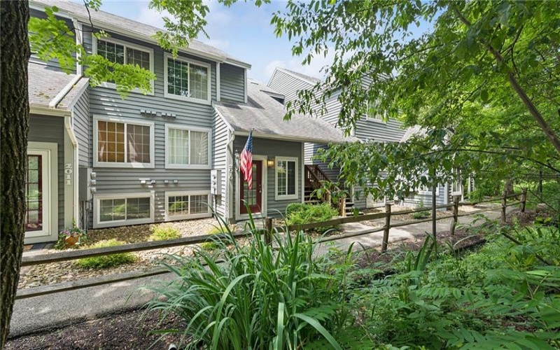 2010 South Ridge Terrace, Hidden Valley, 15502, 2 Bedroom Bedrooms, 7 Room Rooms,2 BathroomBathrooms,Residential,For Sale,South Ridge Terrace,1762739