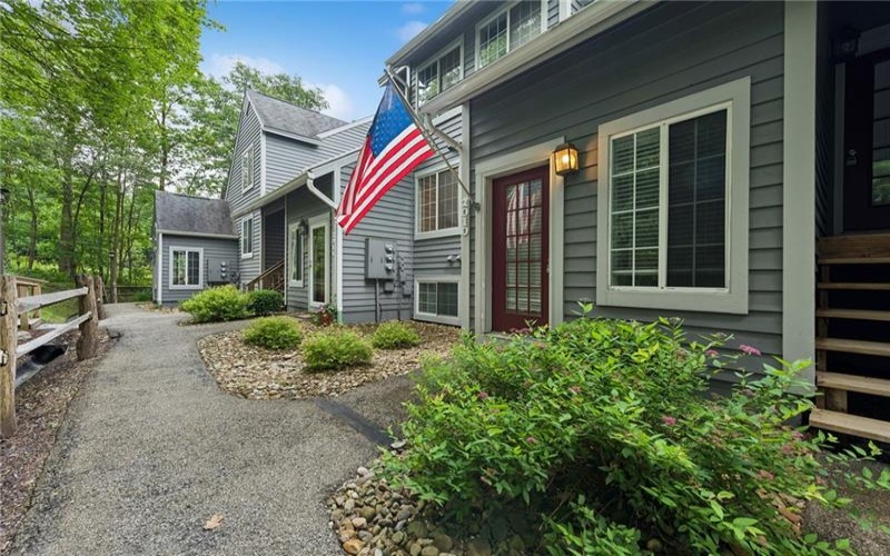 2010 South Ridge Terrace, Hidden Valley, 15502, 2 Bedroom Bedrooms, 7 Room Rooms,2 BathroomBathrooms,Residential,For Sale,South Ridge Terrace,1762739