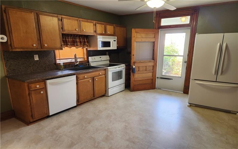 798 Race St, Waynesburg, 15370, 2 Bedrooms Bedrooms, 7 Rooms Rooms,1.1 BathroomsBathrooms,Residential,For Sale,Race St,1765711