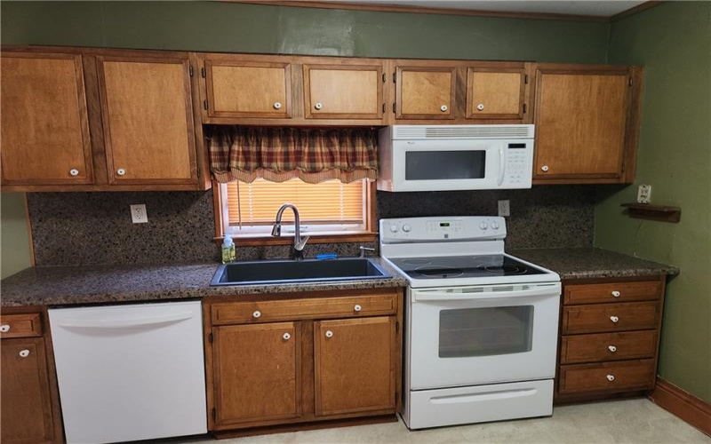 798 Race St, Waynesburg, 15370, 2 Bedrooms Bedrooms, 7 Rooms Rooms,1.1 BathroomsBathrooms,Residential,For Sale,Race St,1765711