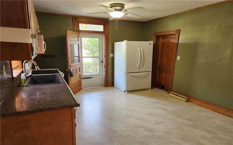 798 Race St, Waynesburg, 15370, 2 Bedrooms Bedrooms, 7 Rooms Rooms,1.1 BathroomsBathrooms,Residential,For Sale,Race St,1765711