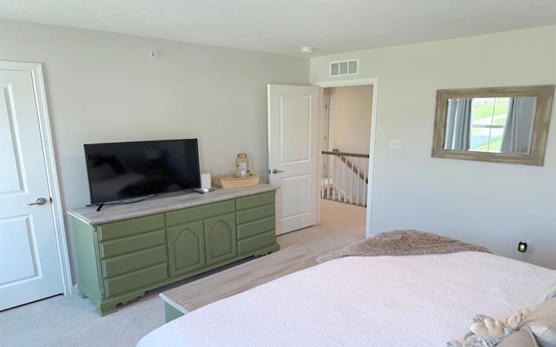 1004 Lampl Lane, Jeannette, 15644, 3 Bedroom Bedrooms, 6 Room Rooms,2.1 BathroomBathrooms,Residential,For Sale,Lampl Lane,1771257
