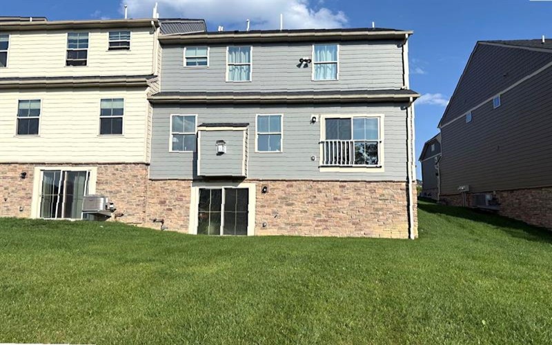 1004 Lampl Lane, Jeannette, 15644, 3 Bedroom Bedrooms, 6 Room Rooms,2.1 BathroomBathrooms,Residential,For Sale,Lampl Lane,1771257