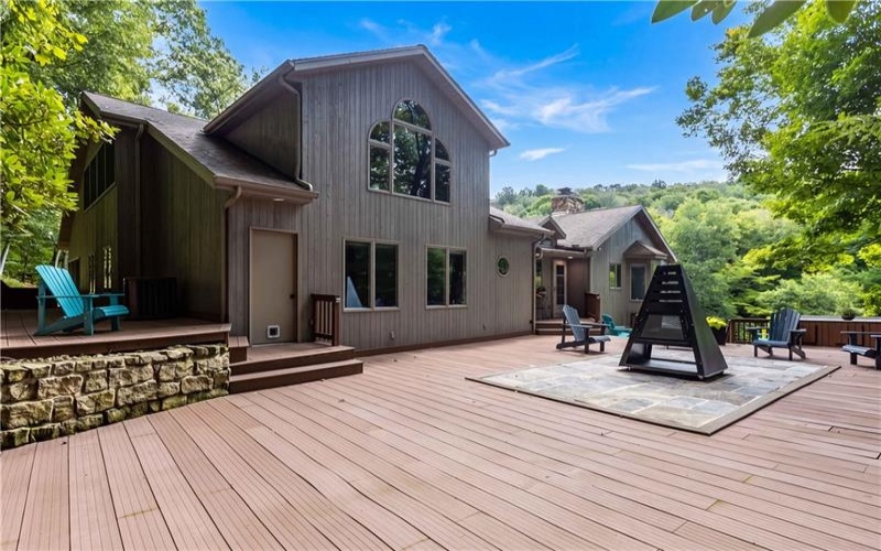 207 Youngstown Ridge Rd, Ligonier, 15658, 5 Bedrooms Bedrooms, 12 Rooms Rooms,5.2 BathroomsBathrooms,Residential,For Sale,Youngstown Ridge Rd,1771325