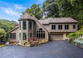 207 Youngstown Ridge Rd, Ligonier, 15658, 5 Bedrooms Bedrooms, 12 Rooms Rooms,5.2 BathroomsBathrooms,Residential,For Sale,Youngstown Ridge Rd,1771325