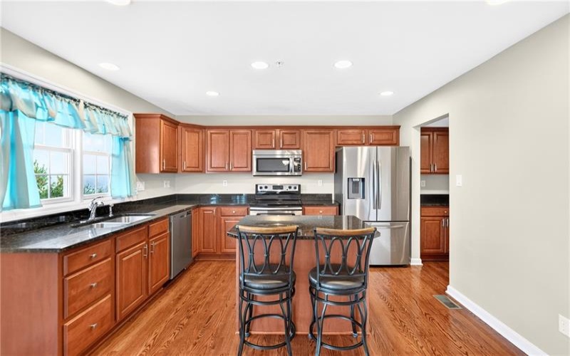 1066 Woodlawn Dr, Canonsburg, 15317, 3 Bedroom Bedrooms, 8 Room Rooms,2.1 BathroomBathrooms,Residential,For Sale,Woodlawn Dr,1771327