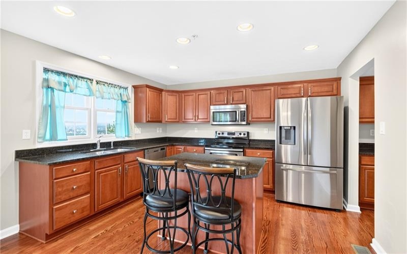 1066 Woodlawn Dr, Canonsburg, 15317, 3 Bedroom Bedrooms, 8 Room Rooms,2.1 BathroomBathrooms,Residential,For Sale,Woodlawn Dr,1771327