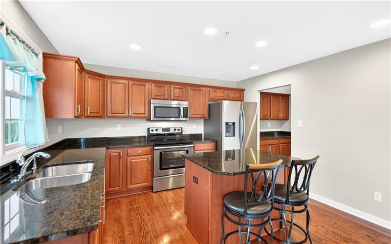 1066 Woodlawn Dr, Canonsburg, 15317, 3 Bedroom Bedrooms, 8 Room Rooms,2.1 BathroomBathrooms,Residential,For Sale,Woodlawn Dr,1771327