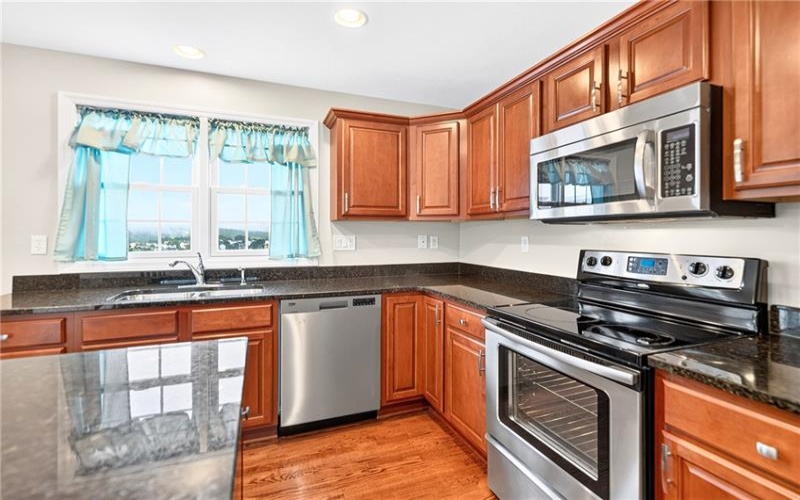 1066 Woodlawn Dr, Canonsburg, 15317, 3 Bedroom Bedrooms, 8 Room Rooms,2.1 BathroomBathrooms,Residential,For Sale,Woodlawn Dr,1771327