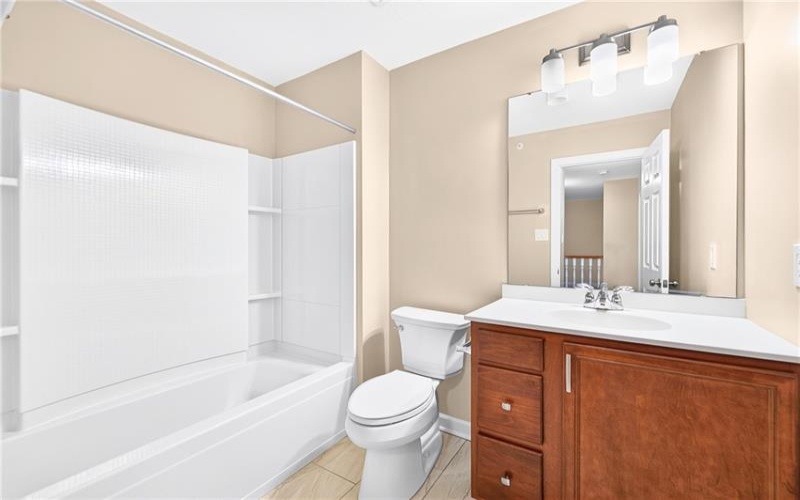 1066 Woodlawn Dr, Canonsburg, 15317, 3 Bedroom Bedrooms, 8 Room Rooms,2.1 BathroomBathrooms,Residential,For Sale,Woodlawn Dr,1771327