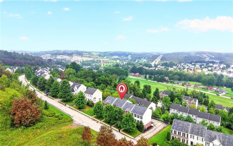 1066 Woodlawn Dr, Canonsburg, 15317, 3 Bedroom Bedrooms, 8 Room Rooms,2.1 BathroomBathrooms,Residential,For Sale,Woodlawn Dr,1771327