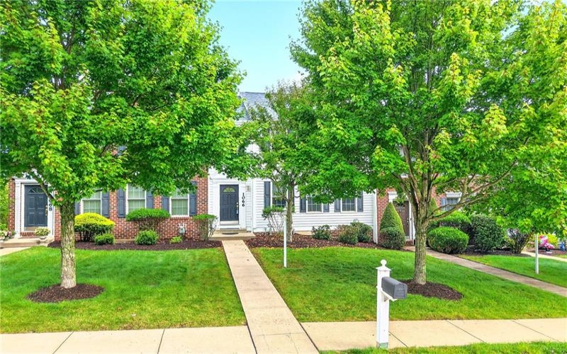 1066 Woodlawn Dr, Canonsburg, 15317, 3 Bedroom Bedrooms, 8 Room Rooms,2.1 BathroomBathrooms,Residential,For Sale,Woodlawn Dr,1771327