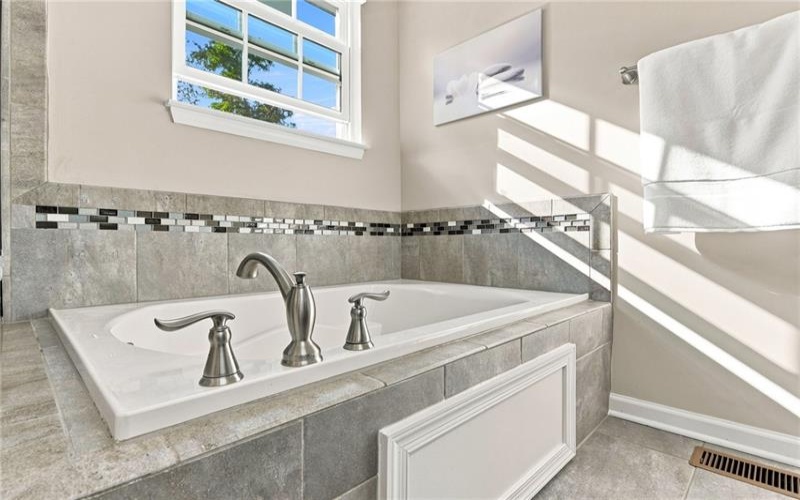 7773 Dominick Drive, North Huntingdon, 15642, 4 Bedroom Bedrooms, 11 Room Rooms,3.1 BathroomBathrooms,Residential,For Sale,Dominick Drive,1771358