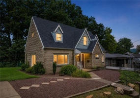 162 Grandview Way, Charleroi, 15022, 3 Bedroom Bedrooms, ,2.1 BathroomBathrooms,Residential,For Sale,Grandview Way,1771457