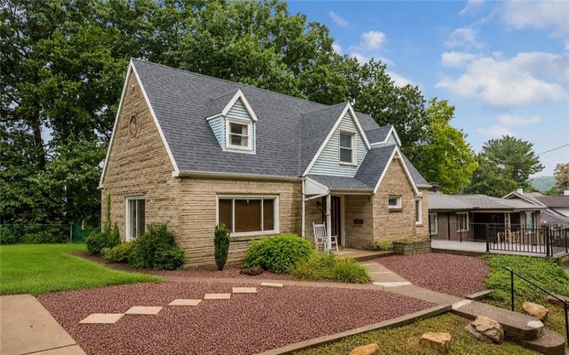 162 Grandview Way, Charleroi, 15022, 3 Bedroom Bedrooms, ,2.1 BathroomBathrooms,Residential,For Sale,Grandview Way,1771457