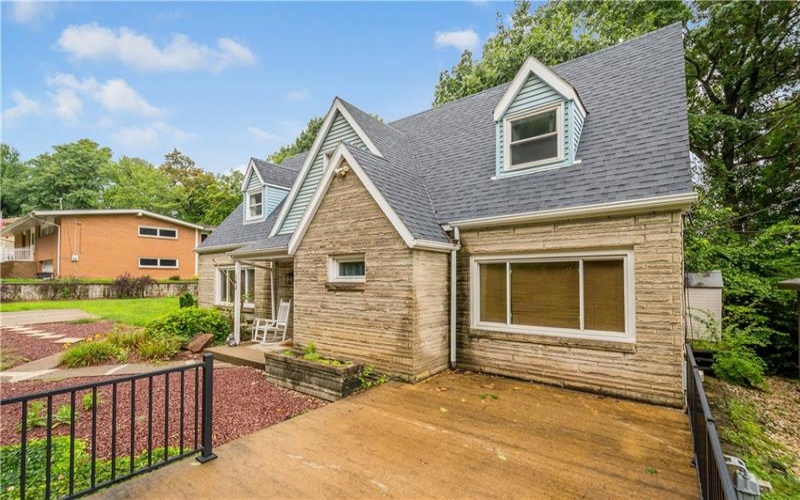 162 Grandview Way, Charleroi, 15022, 3 Bedroom Bedrooms, ,2.1 BathroomBathrooms,Residential,For Sale,Grandview Way,1771457