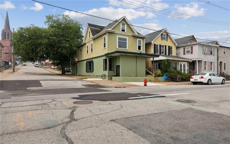 701 MCKEAN AVE, Charleroi, 15022, 3 Bedrooms Bedrooms, ,1.1 BathroomsBathrooms,Residential,For Sale,MCKEAN AVE,1769227
