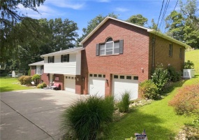859 Meadowbrook Rd, Trafford, 15085, 5 Bedroom Bedrooms, 12 Room Rooms,4 BathroomBathrooms,Residential,For Sale,Meadowbrook Rd,1771532