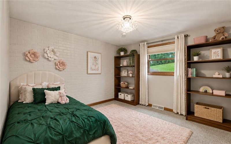 859 Meadowbrook Rd, Trafford, 15085, 5 Bedroom Bedrooms, 12 Room Rooms,4 BathroomBathrooms,Residential,For Sale,Meadowbrook Rd,1771532