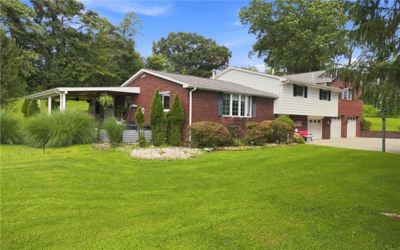 859 Meadowbrook Rd, Trafford, 15085, 5 Bedroom Bedrooms, 12 Room Rooms,4 BathroomBathrooms,Residential,For Sale,Meadowbrook Rd,1771532