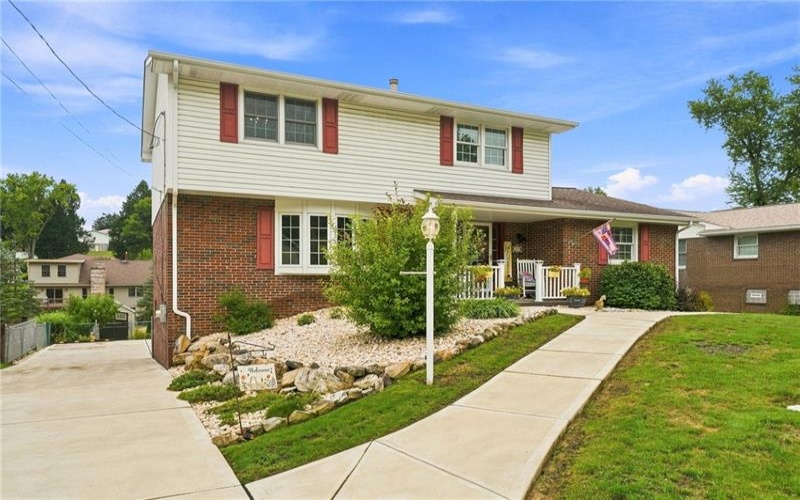 11479 Drop Rd, Irwin, 15642, 4 Bedroom Bedrooms, ,2.1 BathroomBathrooms,Residential,For Sale,Drop Rd,1771542