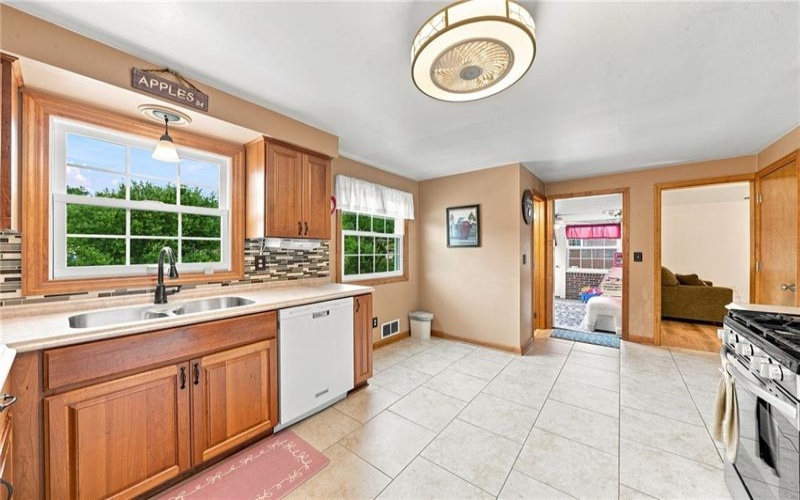 11479 Drop Rd, Irwin, 15642, 4 Bedroom Bedrooms, ,2.1 BathroomBathrooms,Residential,For Sale,Drop Rd,1771542
