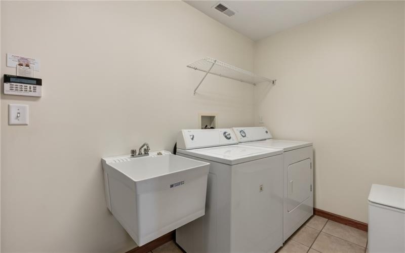 505 Kristi Drive, Greensburg, 15601, 3 Bedroom Bedrooms, 7 Room Rooms,2 BathroomBathrooms,Residential,For Sale,Kristi Drive,1771578