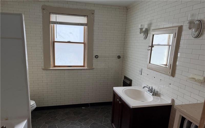 224 5th Street, Jeannette, 15644, ,Commercial-industrial-business,For Sale,5th Street,1771640