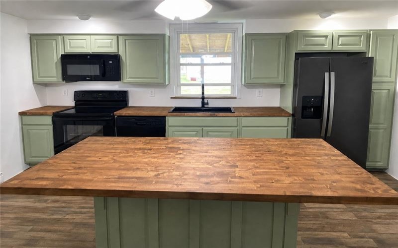 547 George St, Greensburg, 15601, 3 Bedroom Bedrooms, 7 Room Rooms,2 BathroomBathrooms,Residential,For Sale,George St,1771658