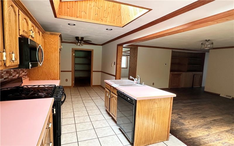 409 2nd St, Vestaburg, 15368, 4 Bedroom Bedrooms, 9 Room Rooms,1.1 BathroomBathrooms,Residential,For Sale,2nd St,1759382