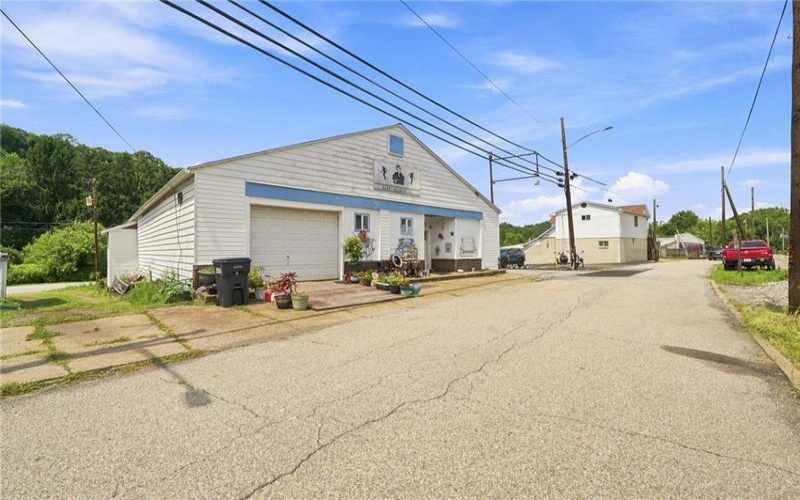 204 2nd Avenue, Sutersville, 15083, 2 Bedroom Bedrooms, 4 Room Rooms,1.1 BathroomBathrooms,Residential,For Sale,2nd Avenue,1766623