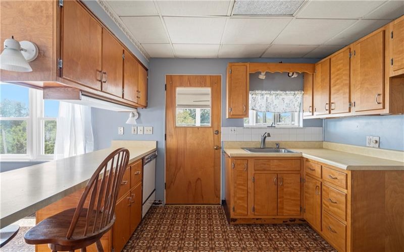 223 Pershing Dr, New Kensington, 15068, 4 Bedroom Bedrooms, 7 Room Rooms,1.2 BathroomBathrooms,Residential,For Sale,Pershing Dr,1771338