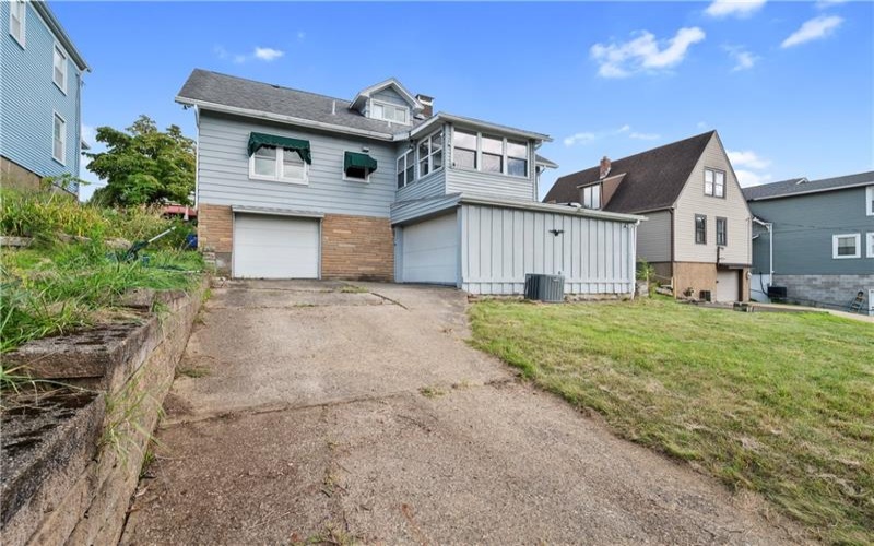 223 Pershing Dr, New Kensington, 15068, 4 Bedroom Bedrooms, 7 Room Rooms,1.2 BathroomBathrooms,Residential,For Sale,Pershing Dr,1771338