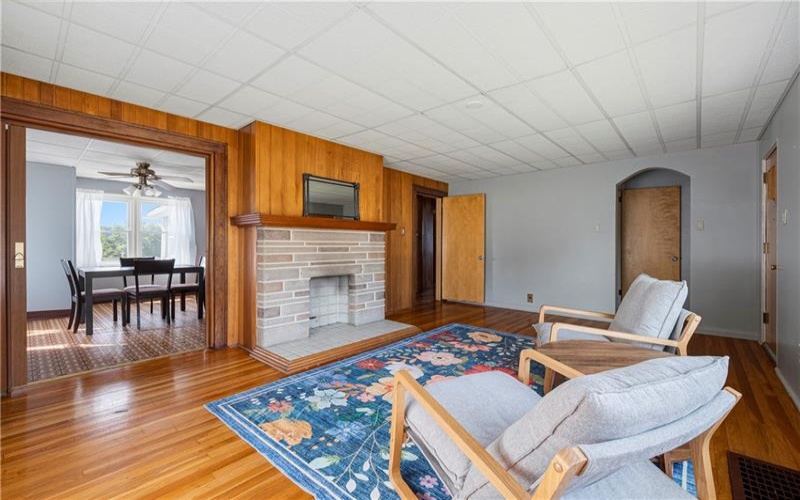 223 Pershing Dr, New Kensington, 15068, 4 Bedroom Bedrooms, 7 Room Rooms,1.2 BathroomBathrooms,Residential,For Sale,Pershing Dr,1771338
