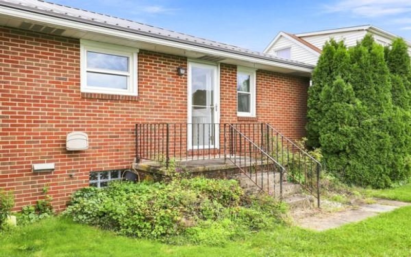 521 Columbia Ave, Somerset, 15501, 3 Bedroom Bedrooms, ,2 BathroomBathrooms,Residential,For Sale,Columbia Ave,1771725