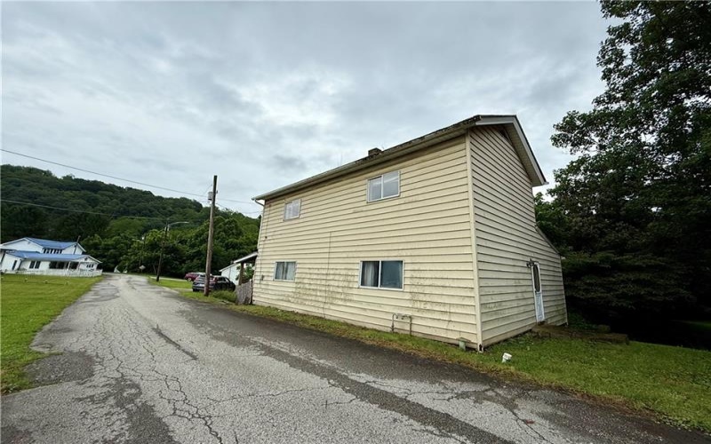 527 Sugar Lane, Clarksville, 15322, 2 Bedrooms Bedrooms, ,Residential,For Sale,Sugar Lane,1771750
