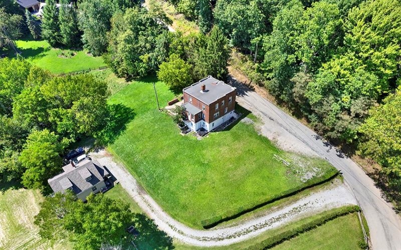 140 Smartnick Rd, Greensburg, 15601, 4 Bedroom Bedrooms, ,2.1 BathroomBathrooms,Residential,For Sale,Smartnick Rd,1771857