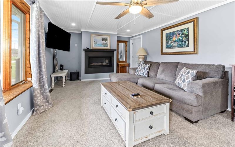 1752 Eighty Eight Rd, Greensboro, 15338, 2 Bedroom Bedrooms, 6 Room Rooms,2 BathroomBathrooms,Residential,For Sale,Eighty Eight Rd,1771938