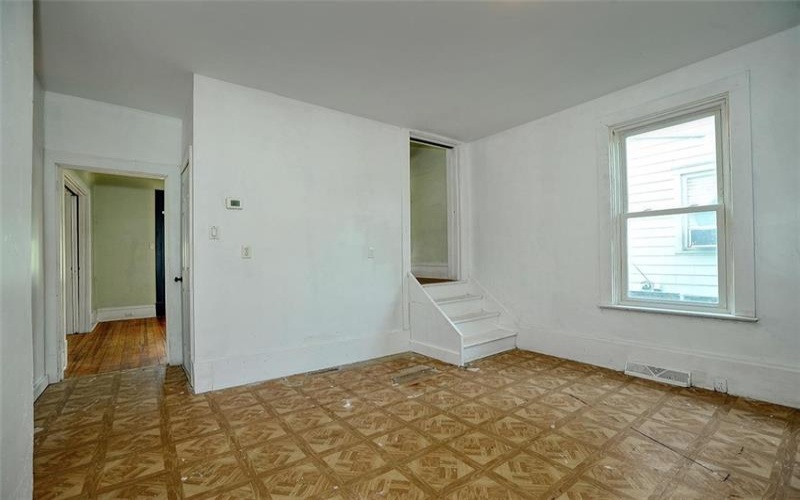 5 Wabash Avenue, Hickory, 15340, 4 Bedroom Bedrooms, 10 Room Rooms,1 BathroomBathrooms,Residential,For Sale,Wabash Avenue,1771978