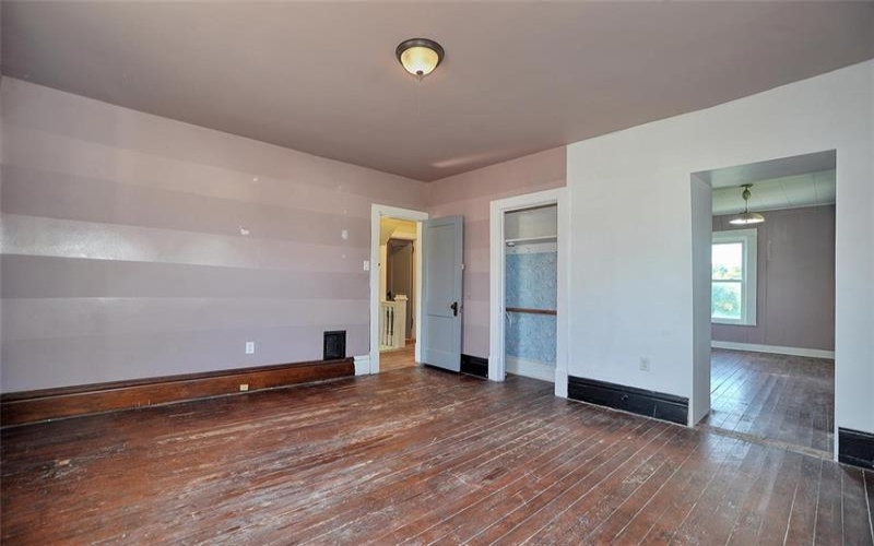5 Wabash Avenue, Hickory, 15340, 4 Bedroom Bedrooms, 10 Room Rooms,1 BathroomBathrooms,Residential,For Sale,Wabash Avenue,1771978