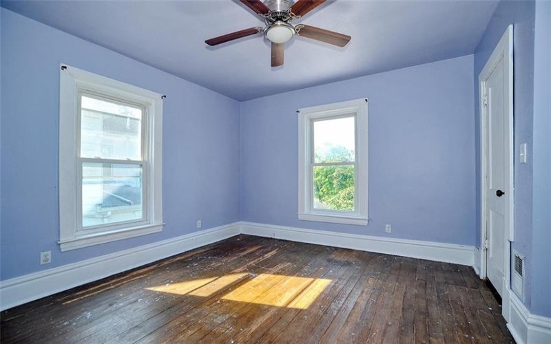 5 Wabash Avenue, Hickory, 15340, 4 Bedroom Bedrooms, 10 Room Rooms,1 BathroomBathrooms,Residential,For Sale,Wabash Avenue,1771978