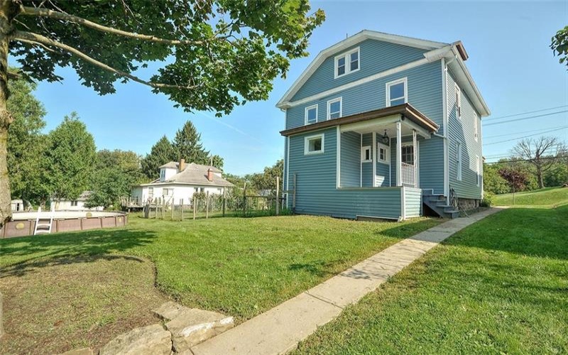 5 Wabash Avenue, Hickory, 15340, 4 Bedroom Bedrooms, 10 Room Rooms,1 BathroomBathrooms,Residential,For Sale,Wabash Avenue,1771978