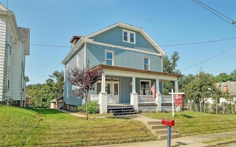 5 Wabash Avenue, Hickory, 15340, 4 Bedroom Bedrooms, 10 Room Rooms,1 BathroomBathrooms,Residential,For Sale,Wabash Avenue,1771978