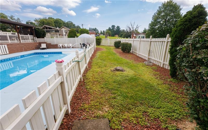 107 Hillman Park Dr, Brownsville, 15417, 3 Bedroom Bedrooms, 9 Room Rooms,3 BathroomBathrooms,Residential,For Sale,Hillman Park Dr,1771983