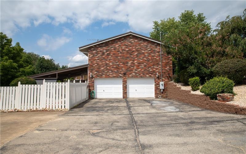 107 Hillman Park Dr, Brownsville, 15417, 3 Bedroom Bedrooms, 9 Room Rooms,3 BathroomBathrooms,Residential,For Sale,Hillman Park Dr,1771983