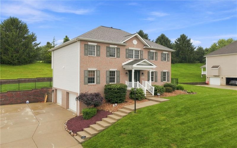 214 Murdock Way, Greensburg, 15601, 4 Bedroom Bedrooms, 11 Room Rooms,2.2 BathroomBathrooms,Residential,For Sale,Murdock Way,1771611