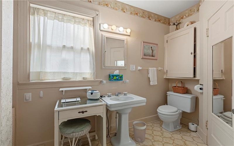 540 Maple Ave, Greensburg, 15601, 5 Bedroom Bedrooms, ,3.1 BathroomBathrooms,Residential,For Sale,Maple Ave,1771634