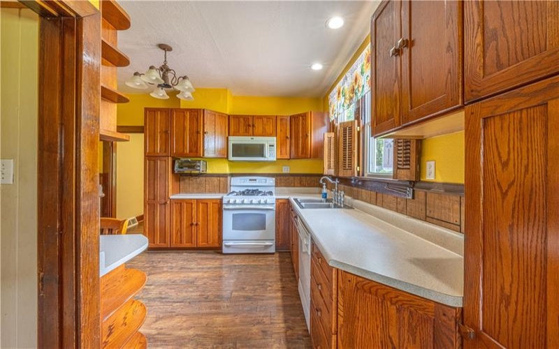 577 Woodside Old Frame Rd, Smithfield, 15478, 3 Bedrooms Bedrooms, ,3 BathroomsBathrooms,Residential,For Sale,Woodside Old Frame Rd,1771874
